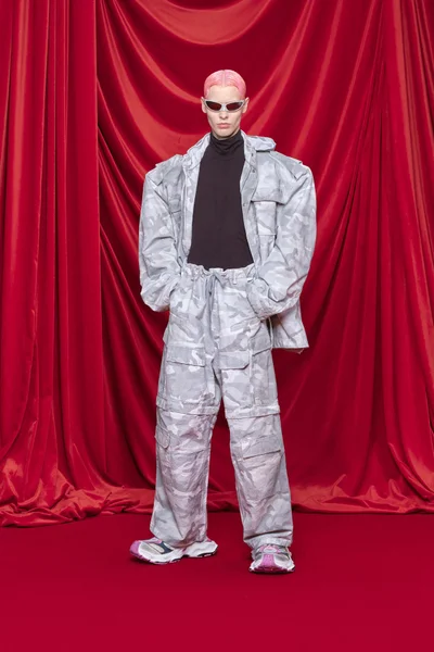 Look 50